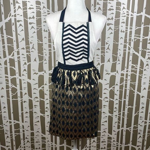 Max Studio Metallic Gold Ikat Printed Apron - Picture 1 of 12
